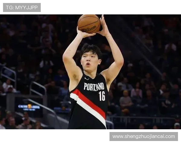 杨瀚森NBA季前赛首秀贡献4分4篮板 开拓者惜败勇士