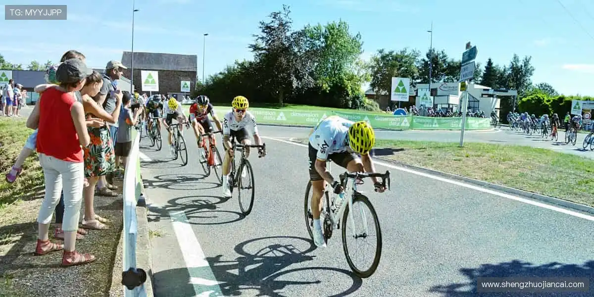 💬边看边聊，弹幕狂欢点燃观赛热情！🎉